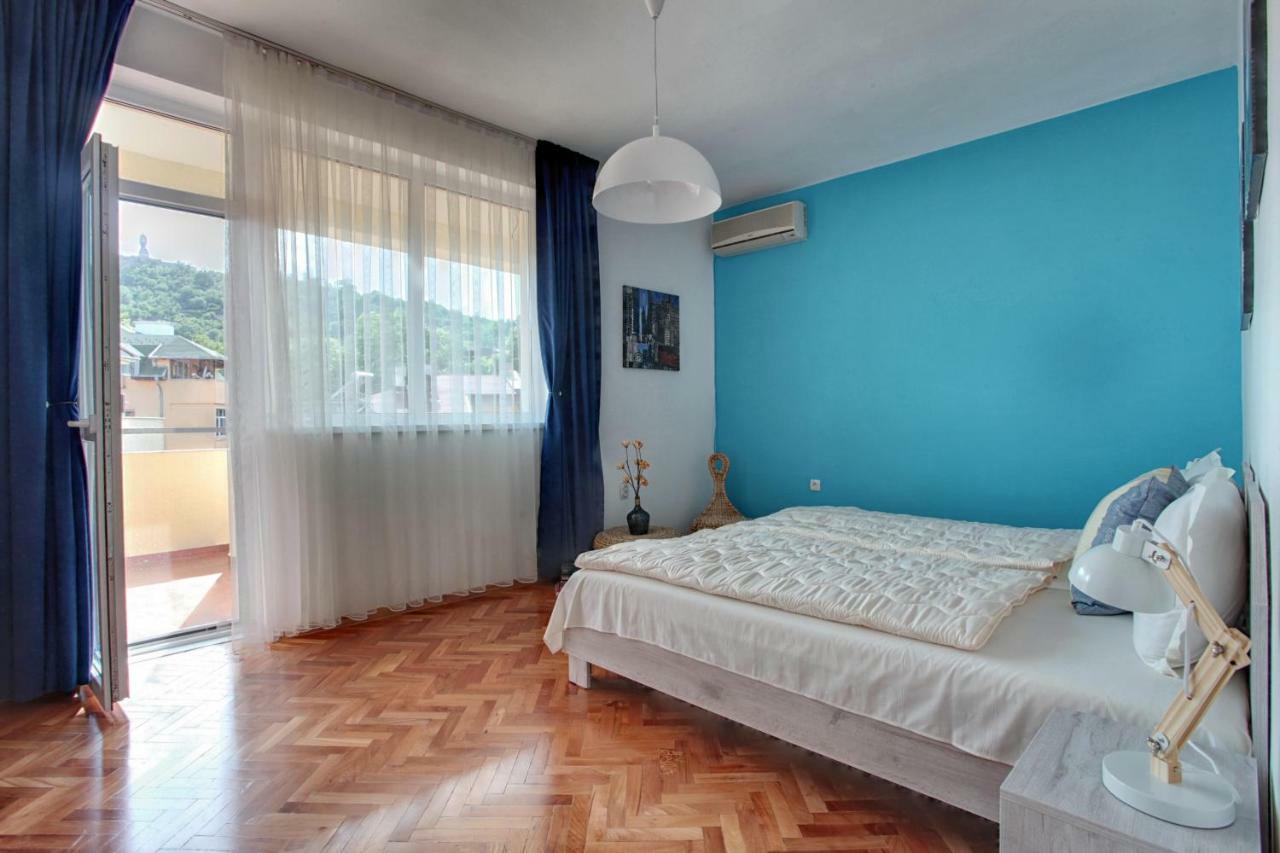 Terrace Home - Three Bedrooms City Center Plovdiv Bagian luar foto