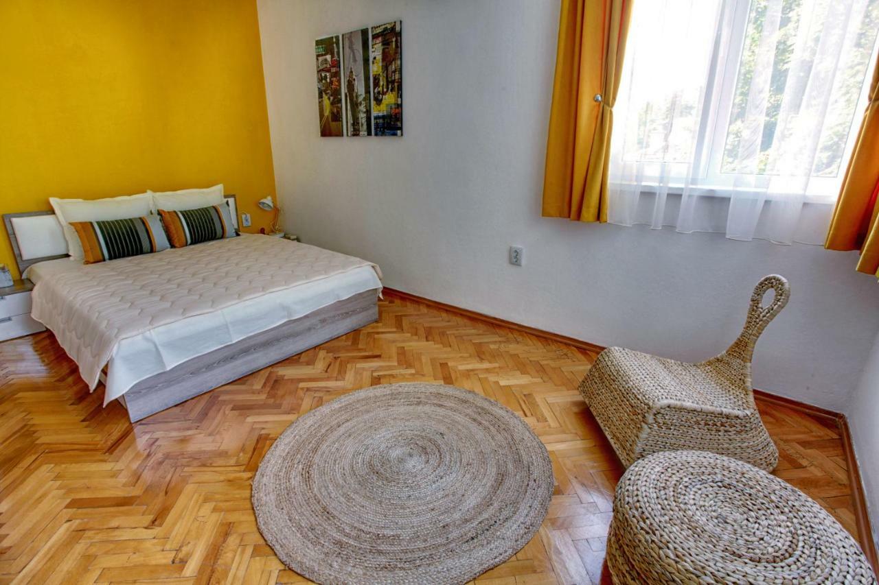 Terrace Home - Three Bedrooms City Center Plovdiv Bagian luar foto