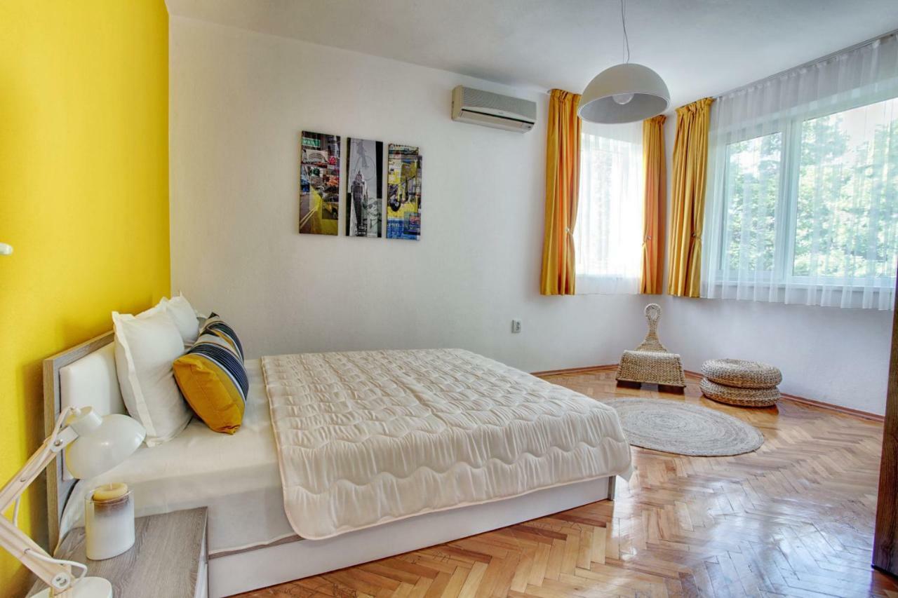 Terrace Home - Three Bedrooms City Center Plovdiv Bagian luar foto